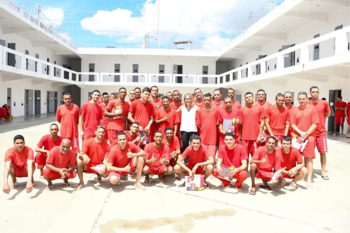 Projeto "Dignidade" favorece ressocialização em presídio da Grande BH presos Riobeirão das Neves