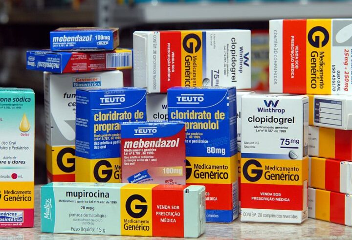 remedios Medicamentos genericos em farmacia no Brasil
