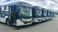 Ônibus do transporte público estacionados em Belo Horizonte durante reforço da frota após falhas na operação