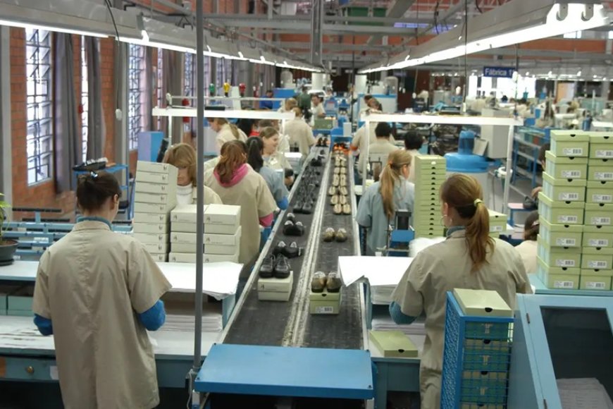 Produção industrial cresce em Minas Produção industrial cresce em Minas