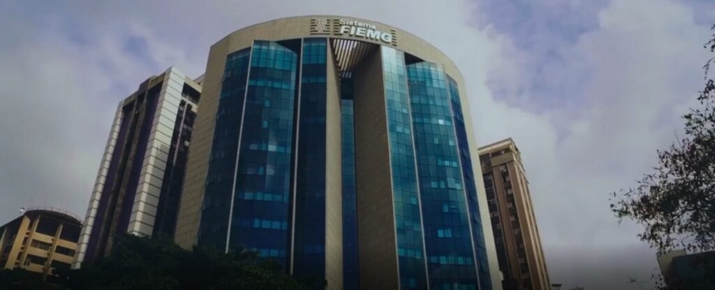 FIEMG defende jornada flexível e debate sobre pagamento por hora Fachada da sede da FIEMG, em Belo Horizonte, entidade que apoia proposta de jornada flexível baseada em horas trabalhadas