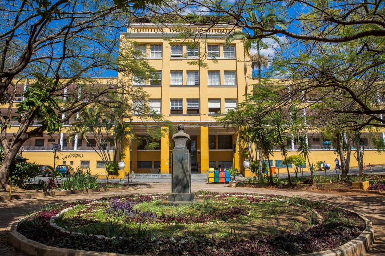 Hospital da Baleia reforça alerta para diagnóstico precoce do câncer de mama Fachada do Hospital da Baleia, em Belo Horizonte, referência no tratamento oncológico e no atendimento a pacientes com câncer de mama pelo SUS