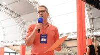 Romeu Zema discursando em evento do partido Novo em Belo Horizonte durante encontro estadual