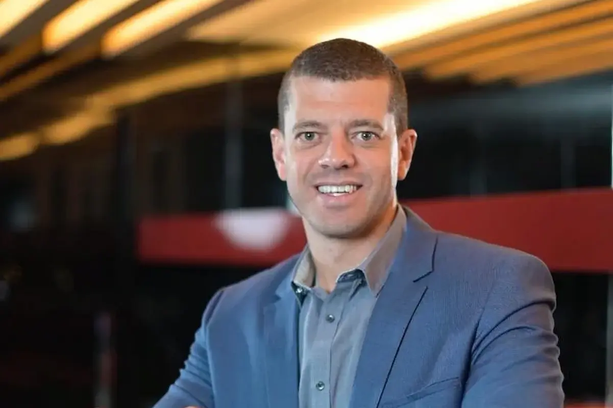 Tarifa de 25% dos EUA preocupa setor brasileiro de joias Presidente do Sindijoias Ajomig, Murilo Graciano, comenta os impactos da tarifa de 25% dos EUA sobre as exportações brasileiras de joias e pedras preciosas