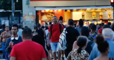 pessoas na rua Fernando Frazão Agência Brasil