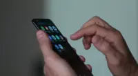 uso de smartphone e celular