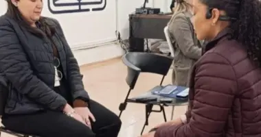Profissionais participam de atividade de treinamento humanizado na saúde utilizando metodologia baseada em escuta e comunicação em ambiente hospitalar
