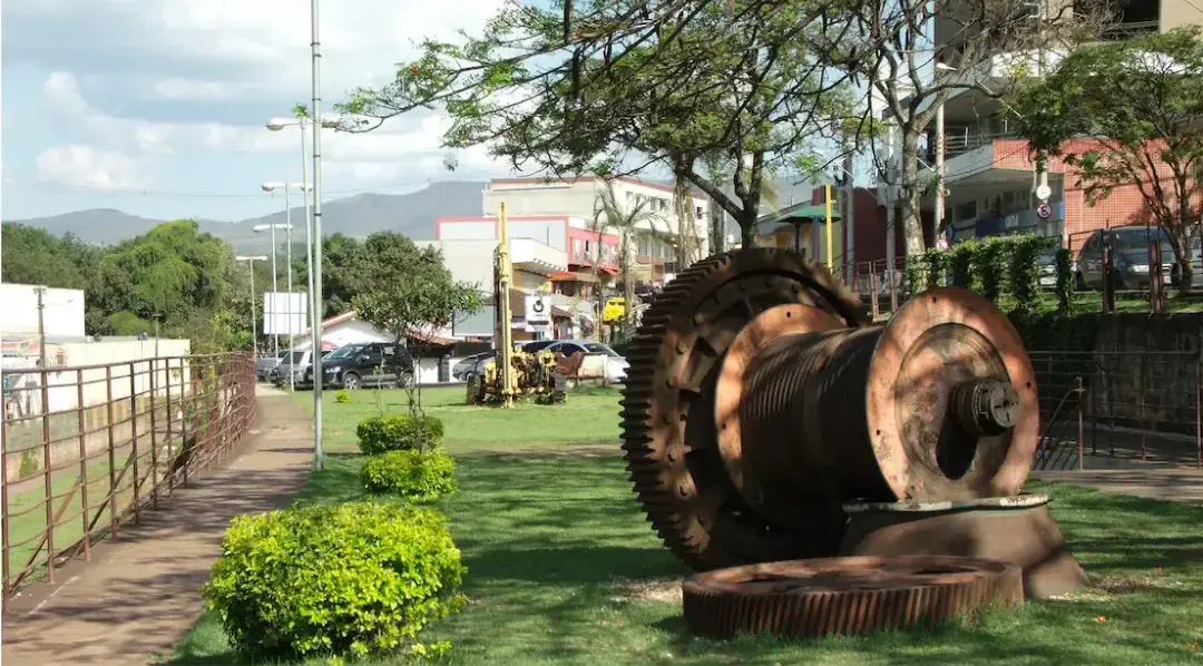 Iniciativa liderada pela Itaminas inspira lei de desenvolvimento sustentável Sarzedo Praca Esposicao panoramio fokuso e