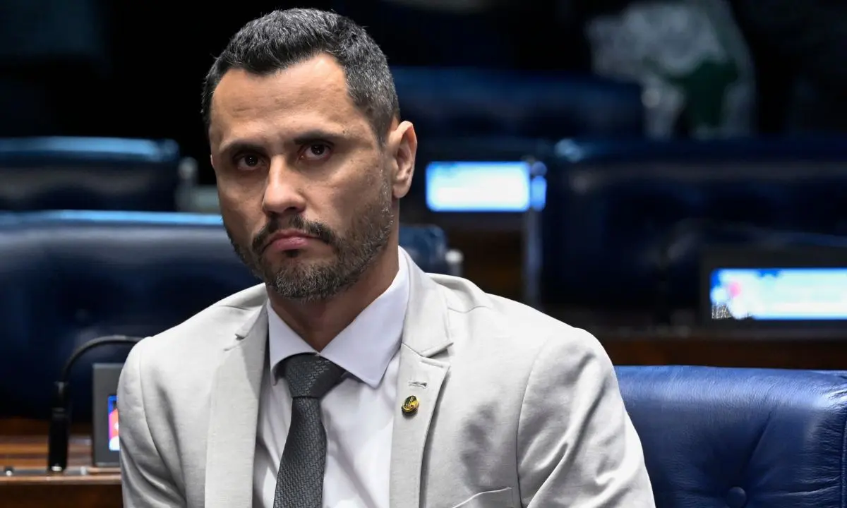 cleitinho aliados Senador Cleitinho anuncia desistência da corrida pelo governo de Minas Gerais