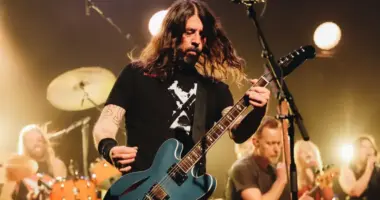 Dave Grohl durante apresentação do Foo Fighters, banda que retorna a Belo Horizonte em 2027 para show na Arena MRV