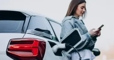 Apesar da liderança dos seminovos ser de um carro a combustão no caso o VW Gol os eletrificados apresentaram crescimento de quase % nas vendas acumuladas do ano Foto Apollo Energy Divulgação