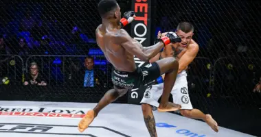 Lutadores disputam combate durante evento do LFA, uma das principais organizações de MMA do mundo, que terá disputa de cinturão mundial e presença de dez atletas mineiros