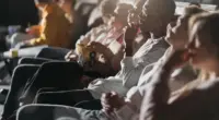 Público assiste a uma sessão de cinema durante a Semana do Cinema, campanha que oferece ingressos promocionais em salas de todo o país