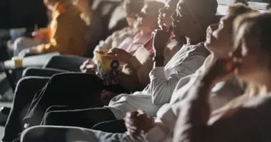 Público assiste a uma sessão de cinema durante a Semana do Cinema, campanha que oferece ingressos promocionais em salas de todo o país